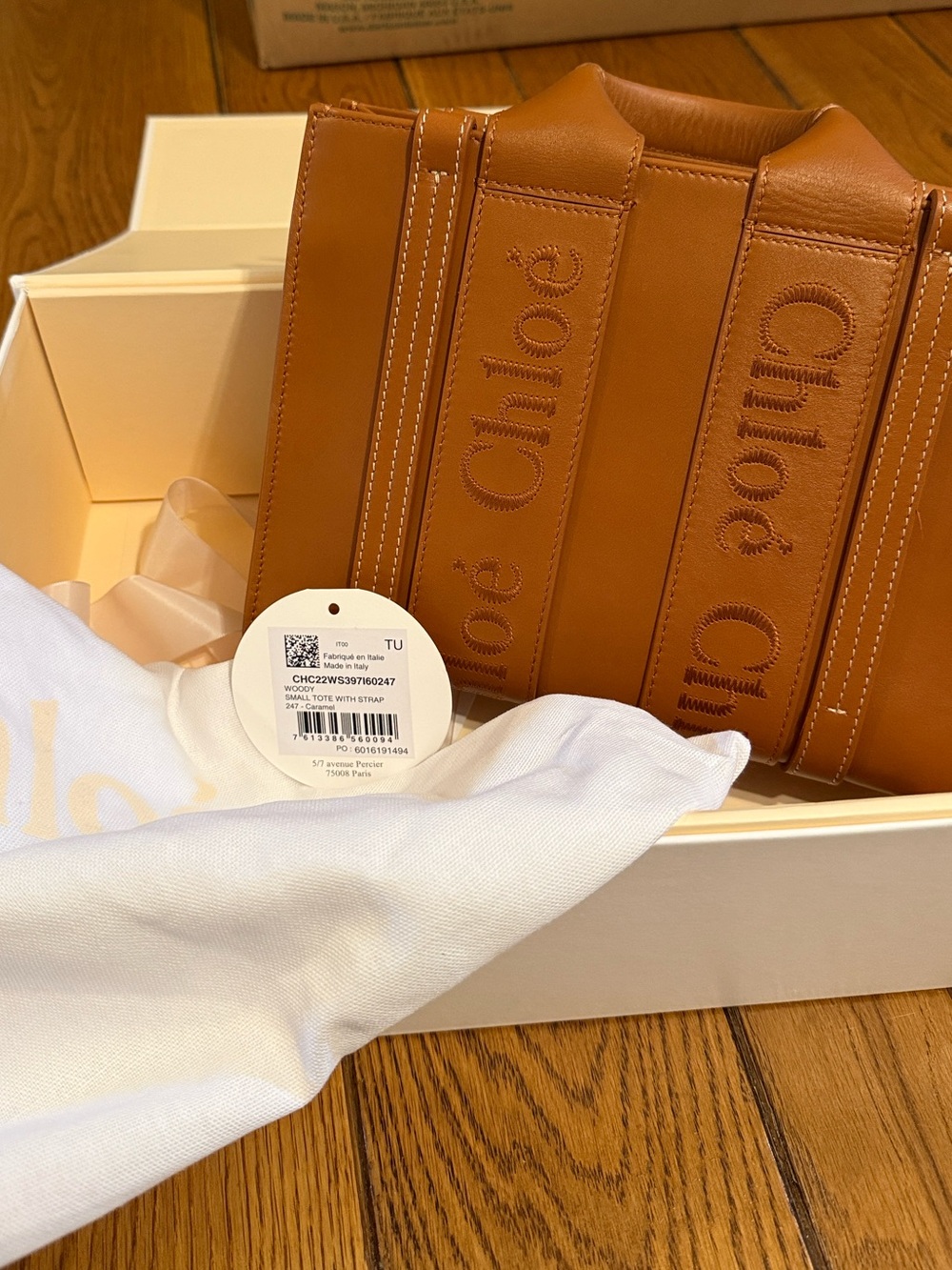 AUTHENTIC Chloe Woody Small Leather Tote Bag in Tan